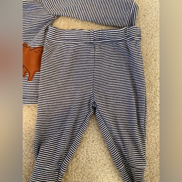 Carter’s Stripped 3 Piece Outfit - Picture 3 of 3